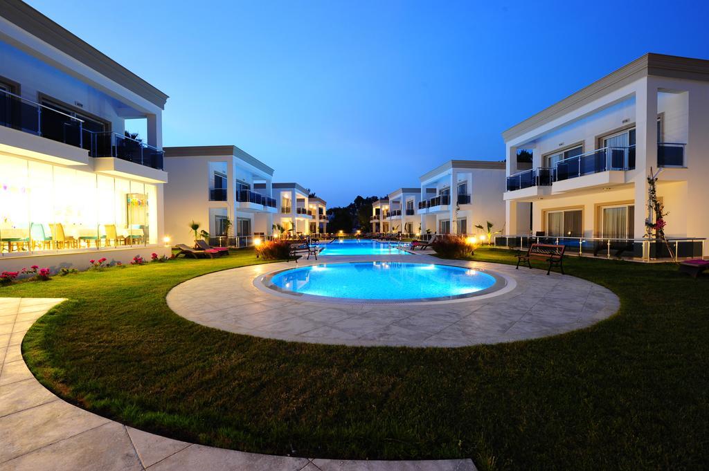 Delita Suite Hotel Turkbuku Голтуркбуку Екстериор снимка