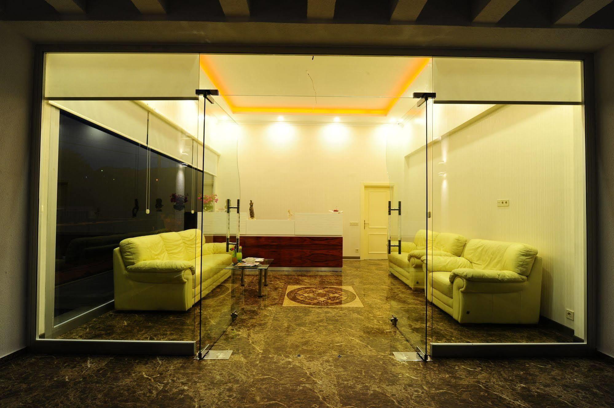 Delita Suite Hotel Turkbuku Голтуркбуку Екстериор снимка