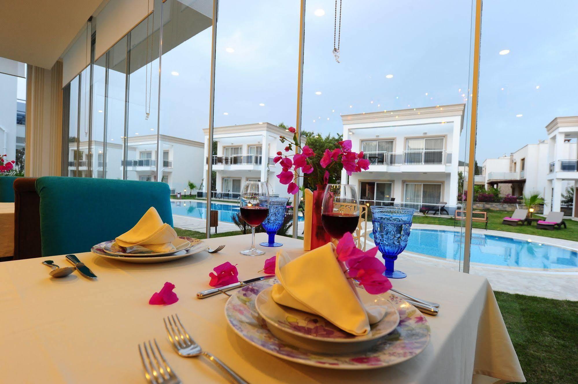 Delita Suite Hotel Turkbuku Голтуркбуку Екстериор снимка