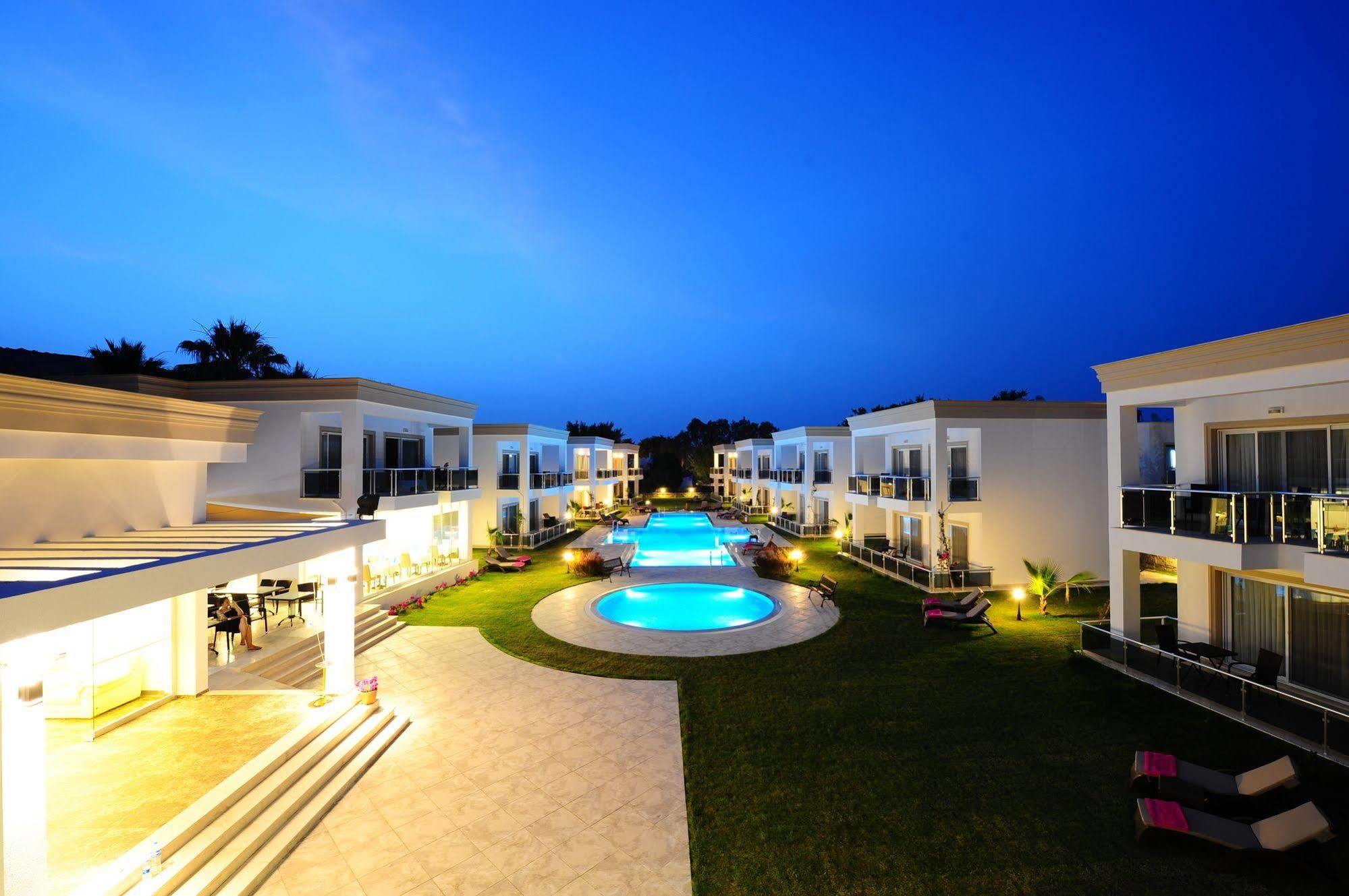 Delita Suite Hotel Turkbuku Голтуркбуку Екстериор снимка